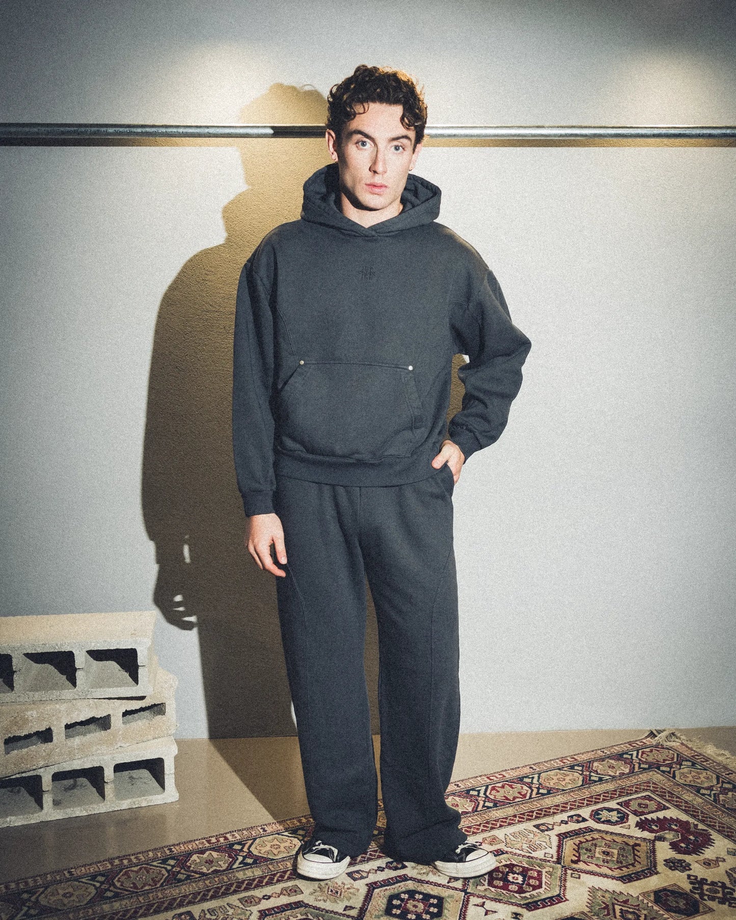 Set coordinato tuta one of one grigia